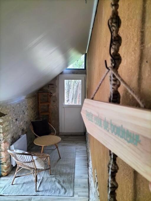 Charmante Maisonnette En Pierre Ecardenville-sur-Eure ภายนอก รูปภาพ